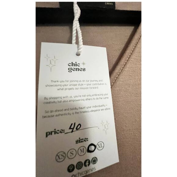 Chicgenes Short Sleeve V-Neck Jumpsuit with Pockets | Size Large - Picture 5 of 5